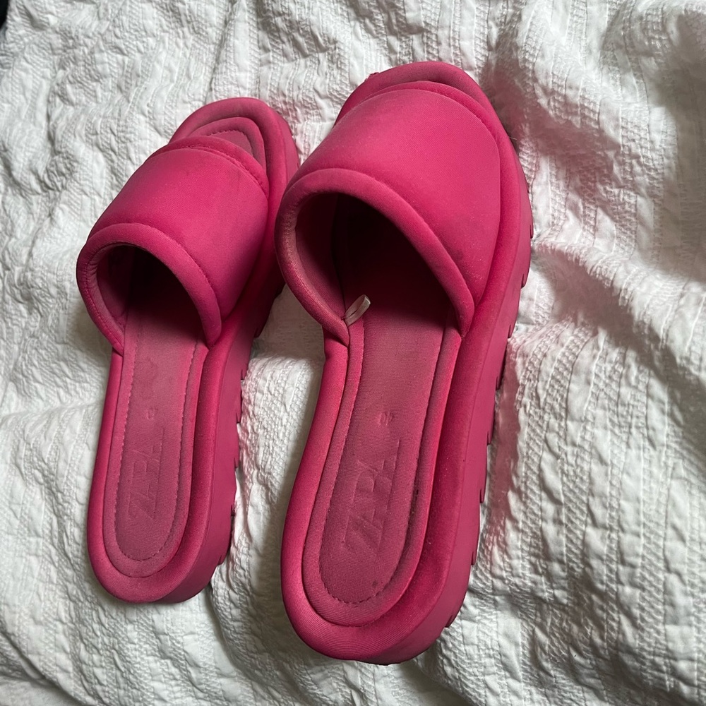 Zara pink puffer sandal